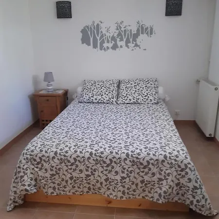 Gite Appartement, Sous Les Arbres Montagudet